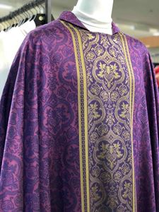 341 Damasco Chasuble 341,chasuble, vestment, sorgente, manantial, robe, white, red, green, red, catholic chasuble, sorgento